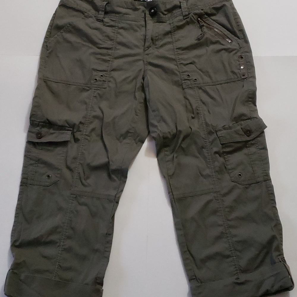 Used Apt. 9 Capri Pants Size 8